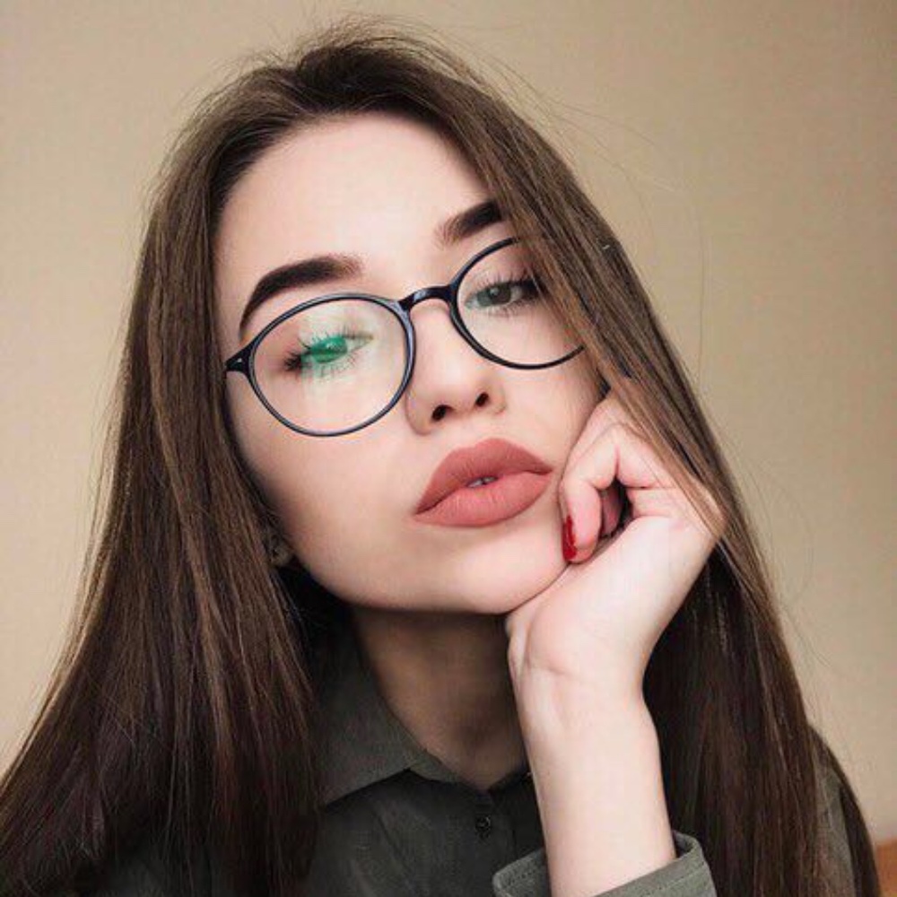 Meet your Posher, Yasmin